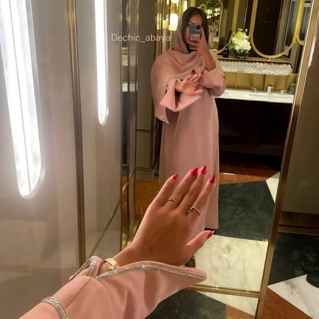 عباية وردية شامواه