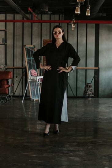 عباية الخط العربي - لون فضي