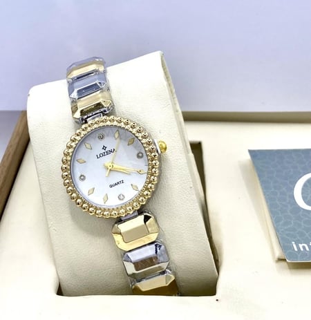 ساعة نسائية من SILVEDA لون ابيض