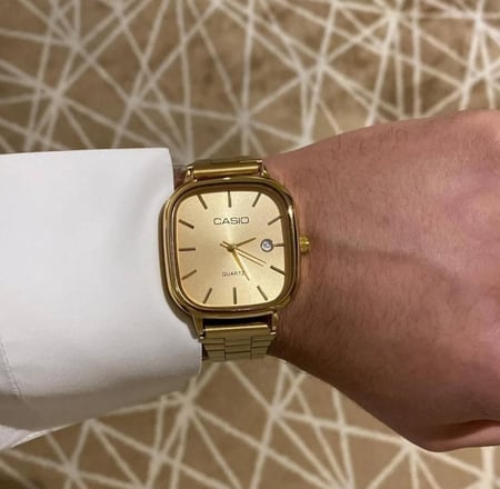 ساعة كاسيو casio LTP ذهبي