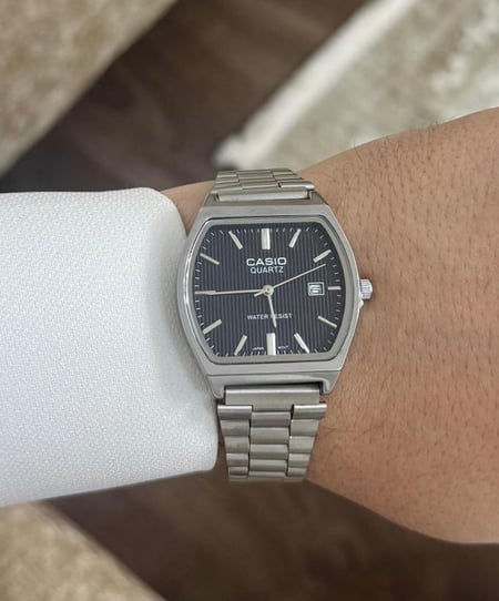ساعة كاسيو casio Quartz اسود