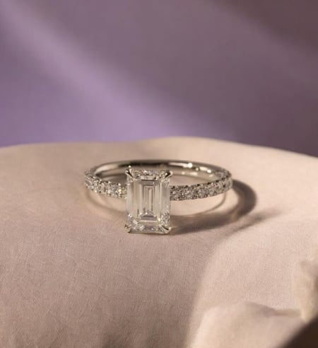 الماس مخبري - خاتم ايمرالد