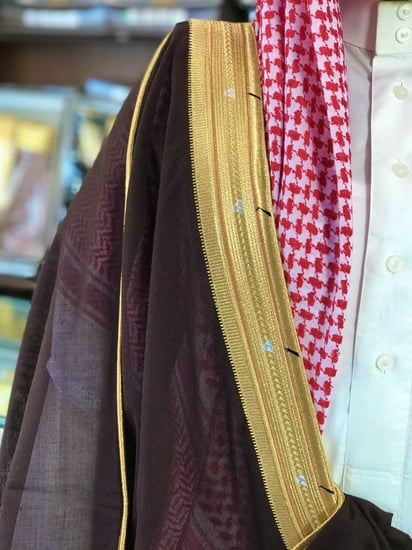 بشت رجالي ملكي رسمي لون عودي دقة ملكيه قماش صوف 80٪ قصب حر صناعة سعودية