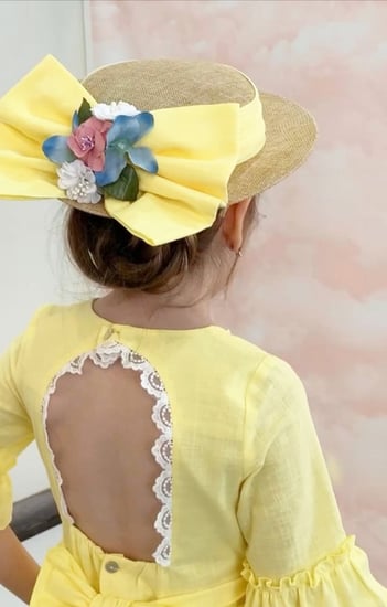 فستان اصفر صيفي بفتحة من الظهر للبنات الكبار