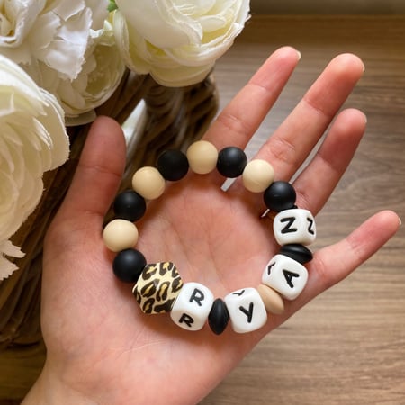 عضاضة سيليكون بالاسم