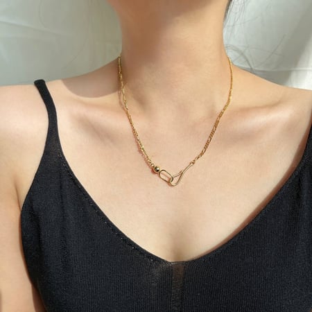 قلادة U.Clasp من الفضة المطلية بالذهب