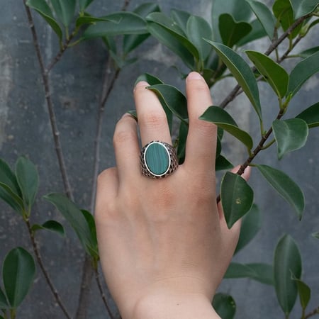 خاتم رجالي بحجر الملكيت الأخضر