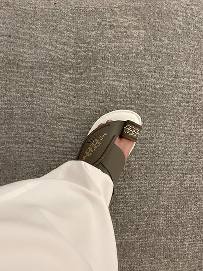 حذاء شرقي