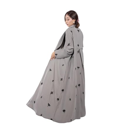 عباية بليزر رصاصي مطرز بخيوط