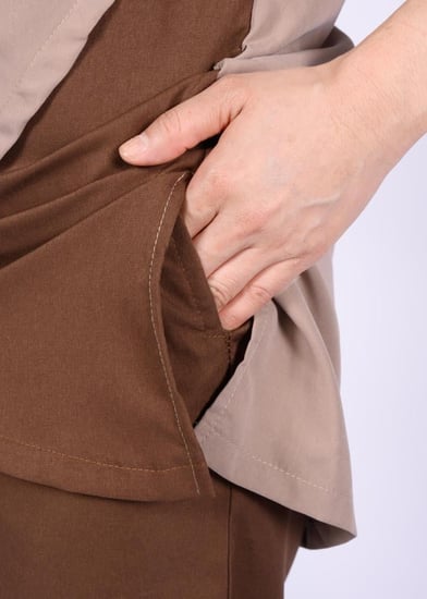 يونيفورم عاملات صيفي بياقة