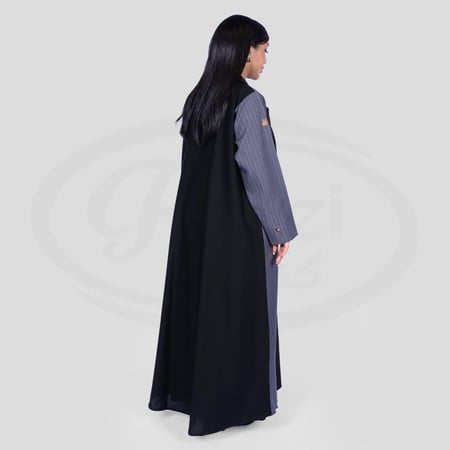 عباية أسود بتدخيلات قماش رصاصي مخطط