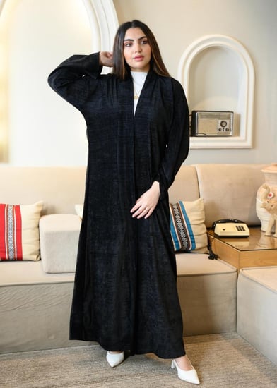 عباية لف كلاسيك مخمل سوداء سادة