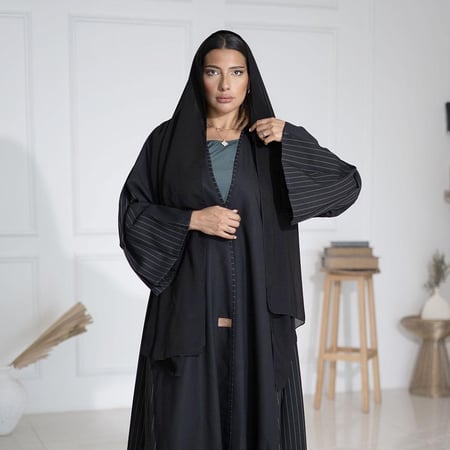 عباية بليزر أسود مخططه رصاصي F