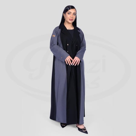 عباية أسود بتدخيلات قماش رصاصي مخطط