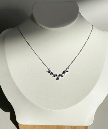 قلادة فضة ياقوت