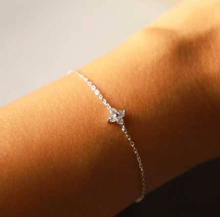 اسوارة flower