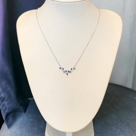 قلادة فضة ياقوت