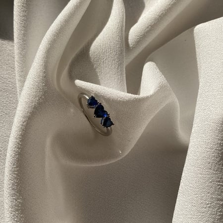 خاتم القلوب الزرقاء