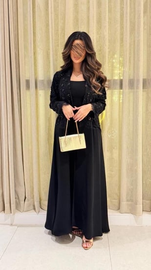 عباية دلع بقماش رموش صيفي مع دانتيل مزين بهدب اسود