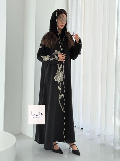 عباية الفارقه بقماش كريب كتان تطريز بيج