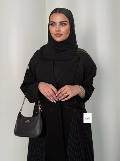 عباية شروق رسميه بقماش كتان مع كريب مقلم