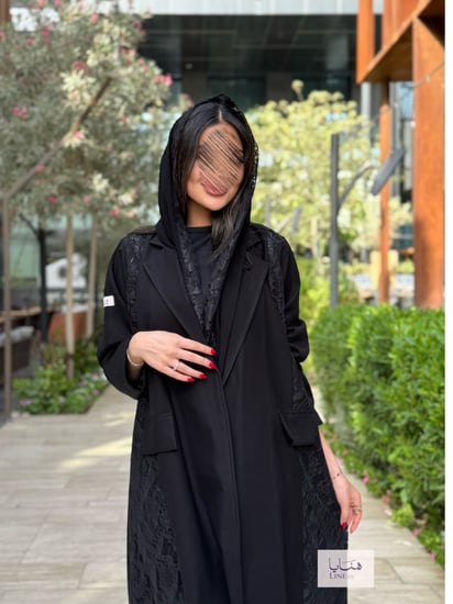 عباية افتان قماش كريب دانتيل اسود