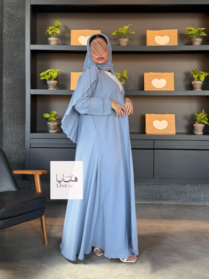 عباية كولينا دبل كلوش بقماش كريب رموش شامل طرحه كسرات سماوي