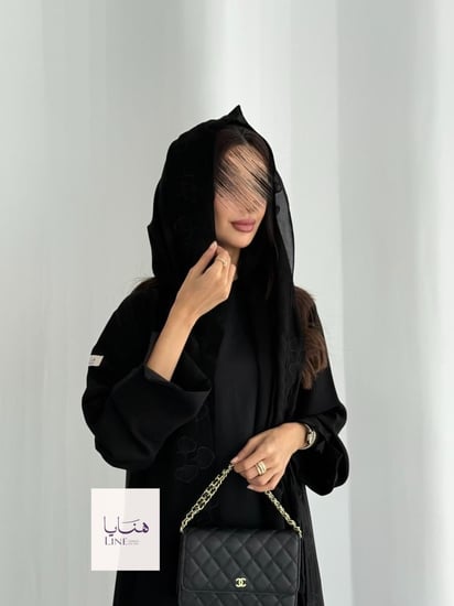 عباية رونق دبل كلوش بقماش انترنت بتطريز احترافي اسود