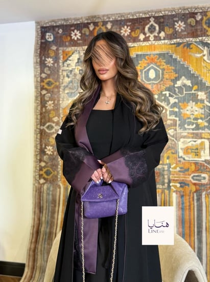 عباية إيفانا بقماش كريب الاناقة بكم بنفسجي مزين دانتيل