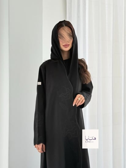 عباية الفارقه بقماش كريب كتان تطريز اسود