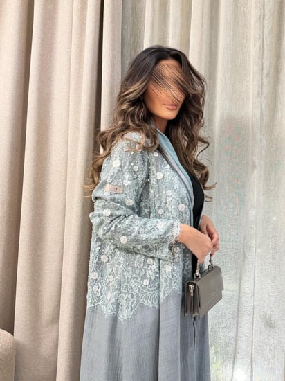 عباية دلع بقماش روز صيفي مع دانتيل مزين بهدب تيفاني