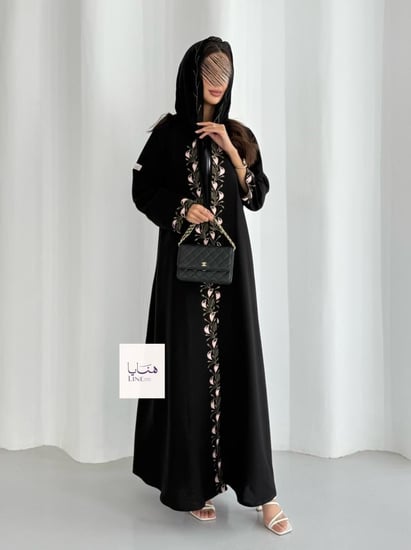 عباية نبضه بقماش كريب كتان تطريزات ملونه