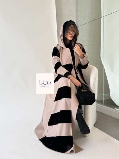 عباية شيهانه بقماش كريب باربي مع مخمل بربطه بيج واسود