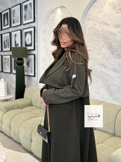 عباية هيلينا بقماش جوخ مع جاكيت مخمل استريتش متصل زيتي