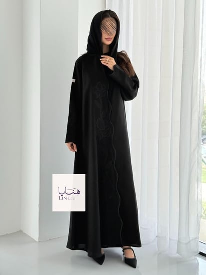 عباية الفارقه بقماش كريب كتان تطريز اسود