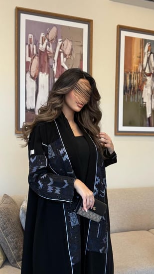 عباية شيهانه قماش سيراميك مع روكاما مطرز كحلي