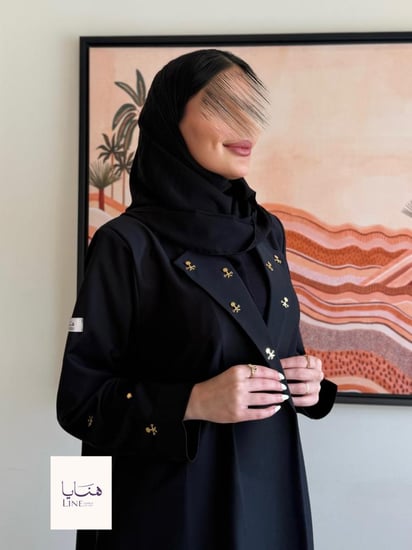 عباية سناء بقماش كريب روان اسود