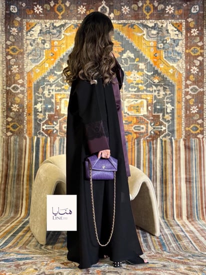 عباية إيفانا بقماش كريب الاناقة بكم بنفسجي مزين دانتيل