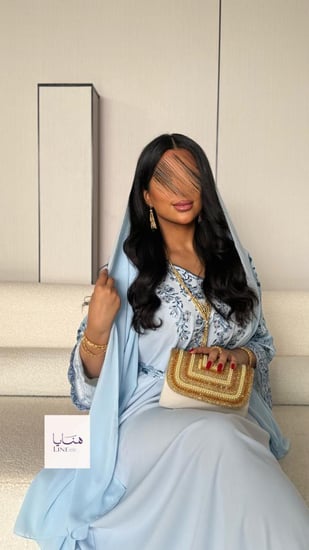 جلابية ميثاء قماش ناعم باكمام حرير تطريز بالصدر لون سماوي