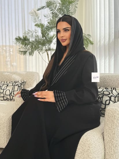 عباية الرفاهيه بليزر بقماش كريب مبطن لمسات كريب الابداع