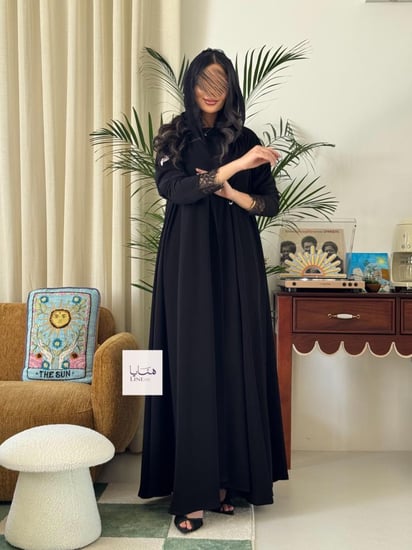 عباية الهبة سديم دبل كلوش بقماش كريب ملكي كم استريتش مع دانتيل