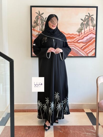 عباية بيارق بقماش كريب كتان مطرز نخيل