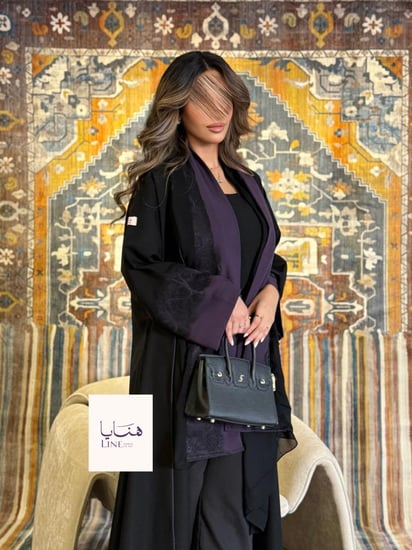 عباية إيفانا بقماش كريب الاناقة بكم موف مزين دانتيل