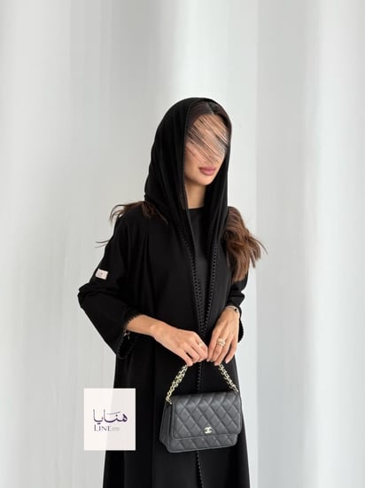 عباية لجين قماش كريب ملكي اسود بكلفه ناعمه