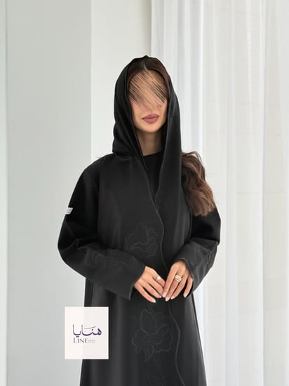 عباية الفارقه بقماش كريب كتان تطريز اسود