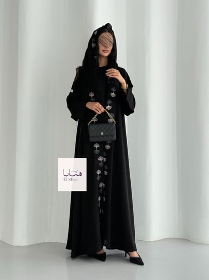 عباية رونق دبل كلوش بقماش انترنت بتطريز احترافي ملون