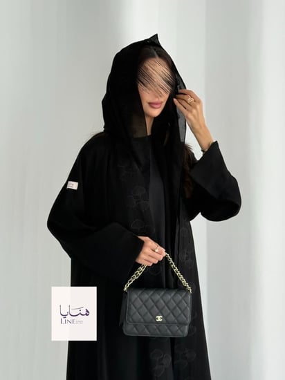 عباية رونق دبل كلوش بقماش انترنت بتطريز احترافي اسود