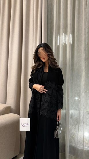 عباية فرحه بقماش سيراميك تدخيلات دانتيل جبير اسود