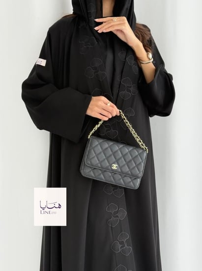 عباية رونق دبل كلوش بقماش انترنت بتطريز احترافي اسود