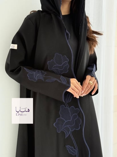 عباية الفارقه بقماش كريب كتان تطريز كحلي